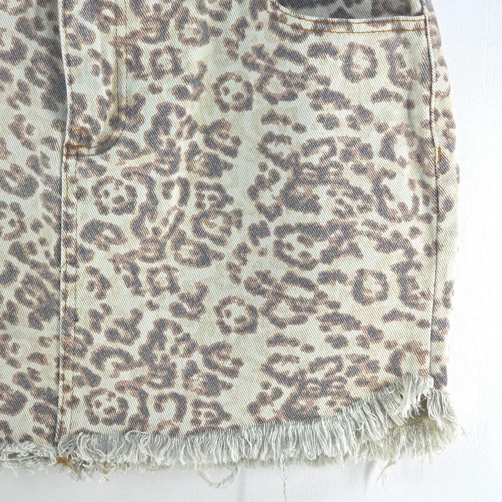 Style Rack Faded Leopard Print Denim Mini Skirt Medium Distressed Animal Mobwife - Picture 12 of 16